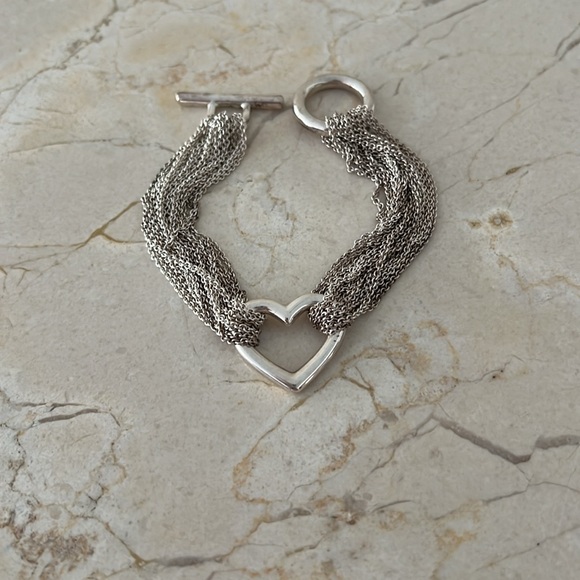 TIFFANY & CO.
Mesh Heart Multistrand Toggle Bracelet - Picture 2 of 6
